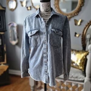 American Eagle Outfitters Coastal Cowgirl Light Wash Denim Button-Up Shirt XS